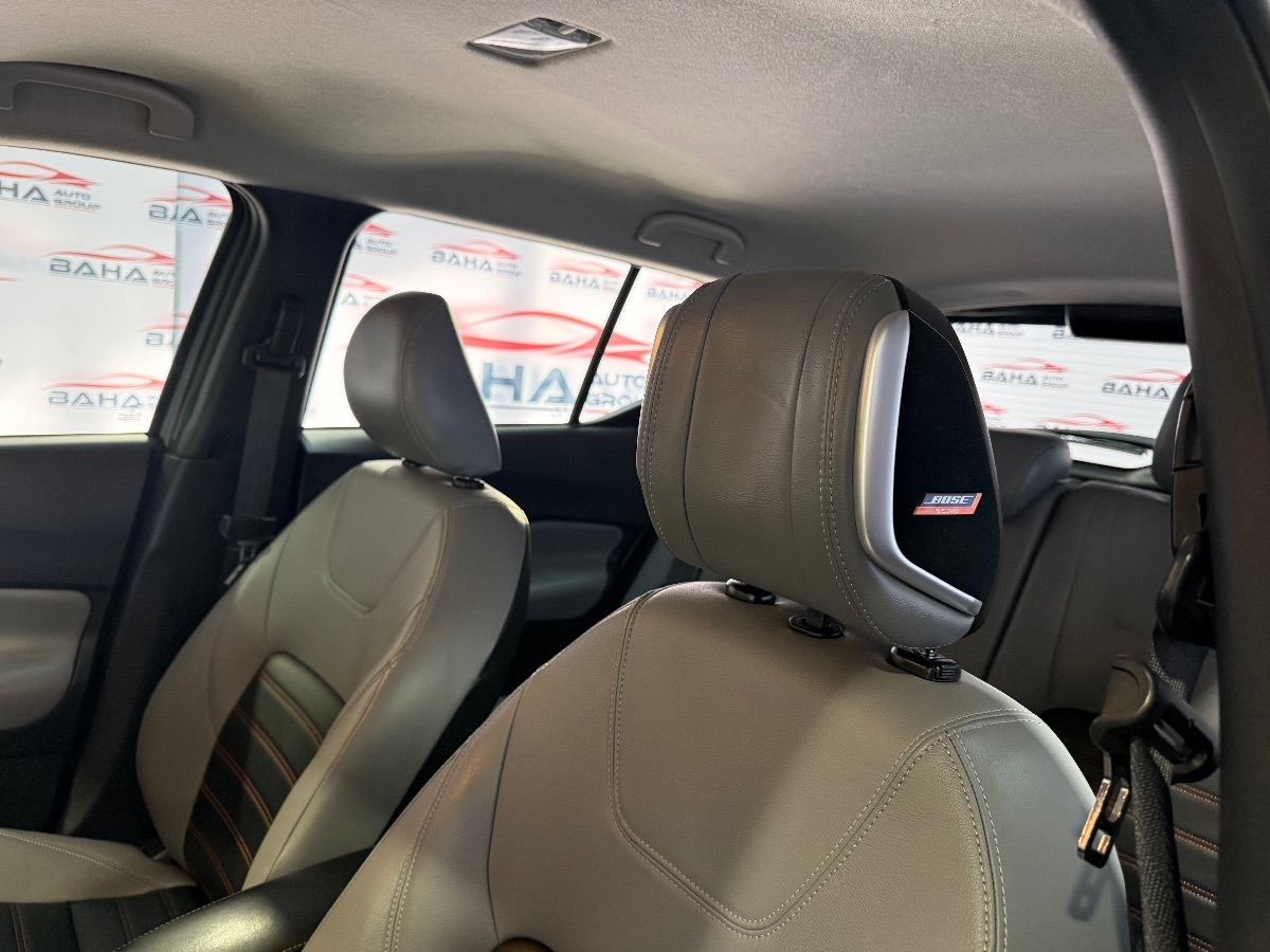 2024 Nissan Kicks SR photo 31