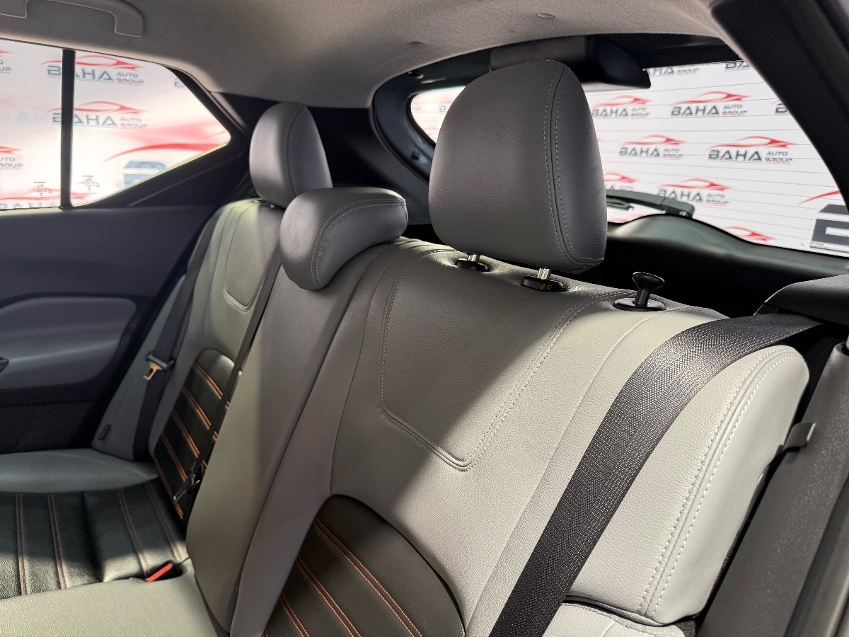 2024 Nissan Kicks SR photo 37