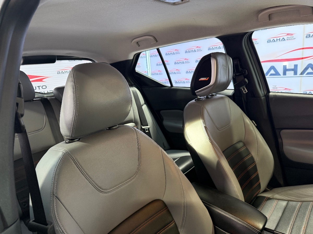2024 Nissan Kicks SR photo 45