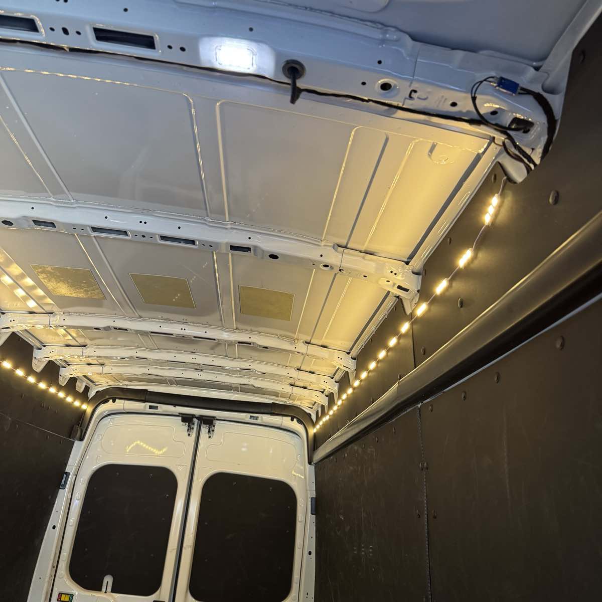 2022 Ford Transit Cargo Van photo 4