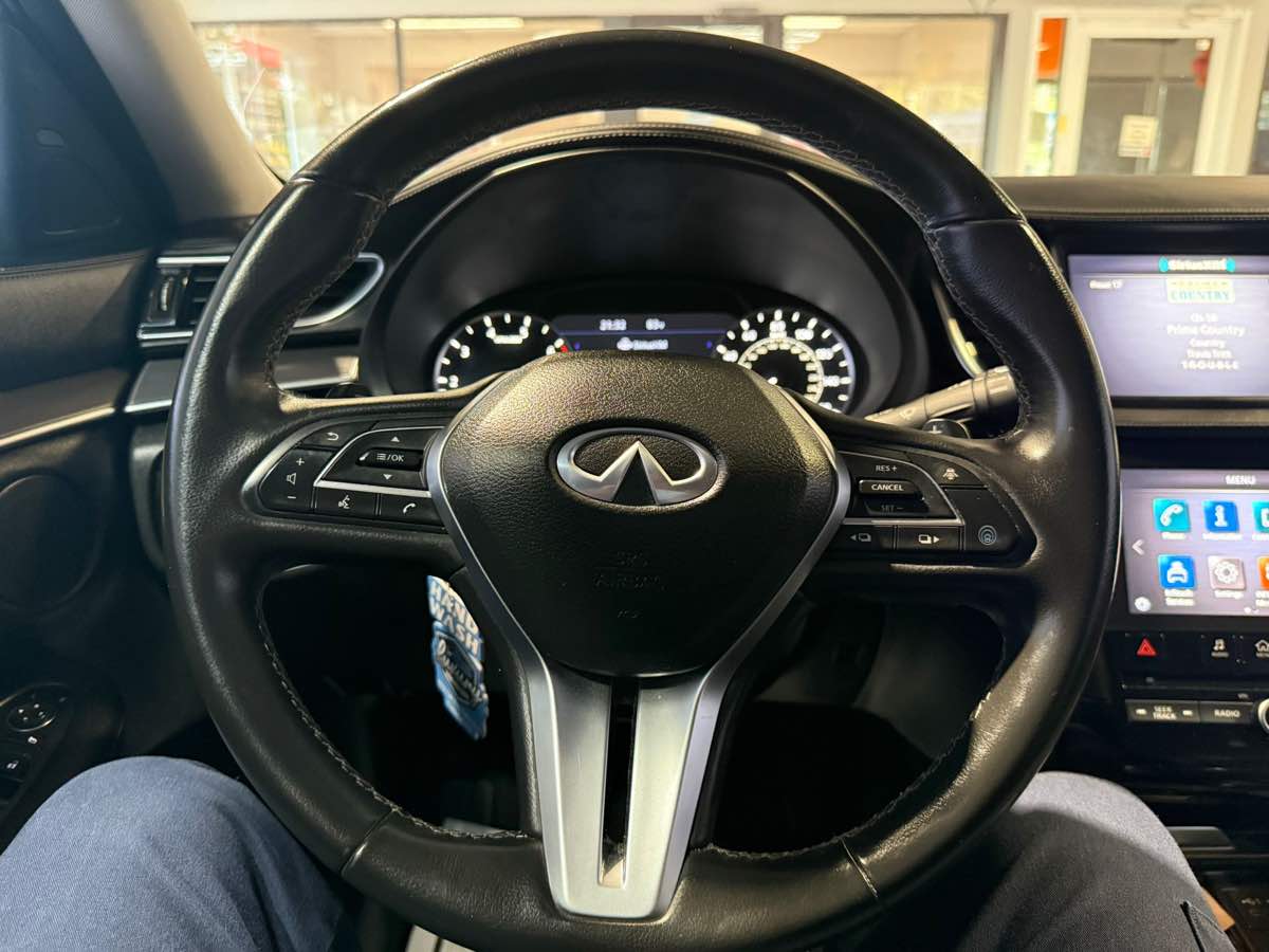 2022 Infiniti QX50 Luxe photo 16
