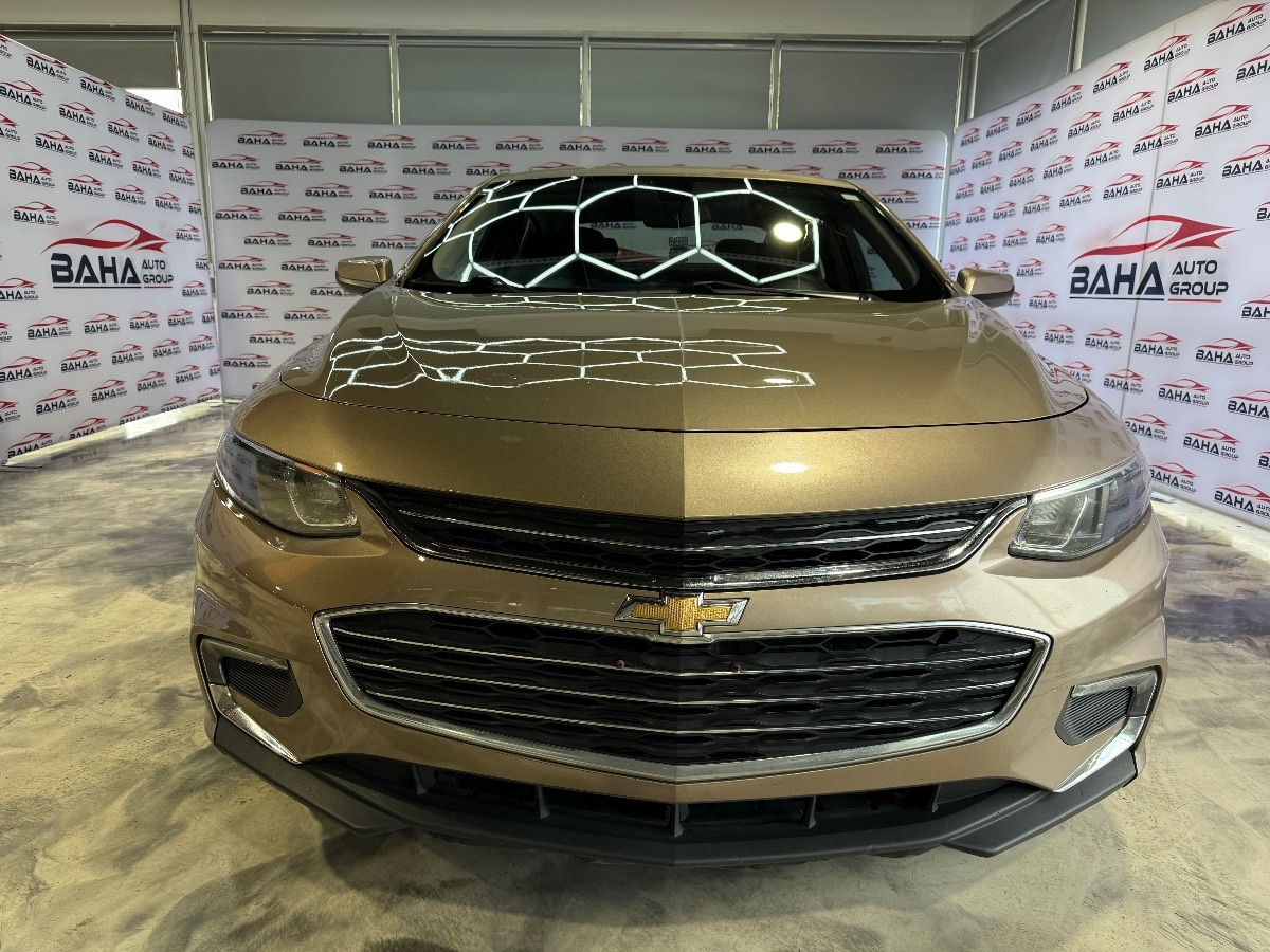 2018 Chevrolet Malibu 1LT photo 2