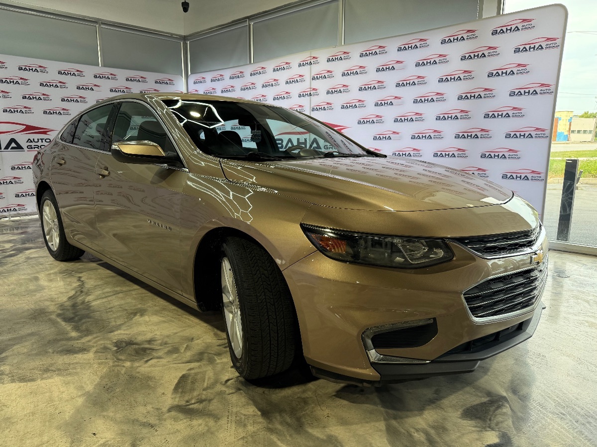 2018 Chevrolet Malibu 1LT photo 3