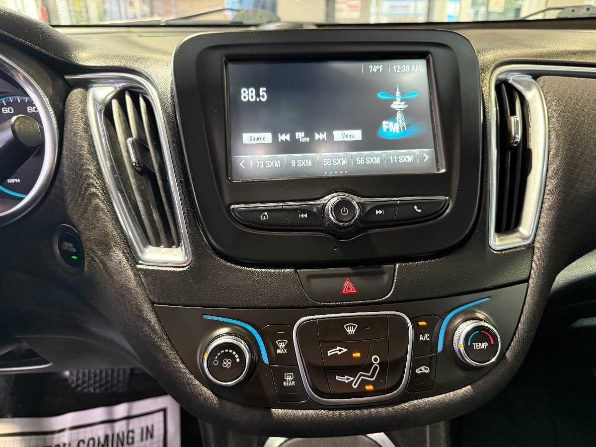2018 Chevrolet Malibu 1LT photo 12