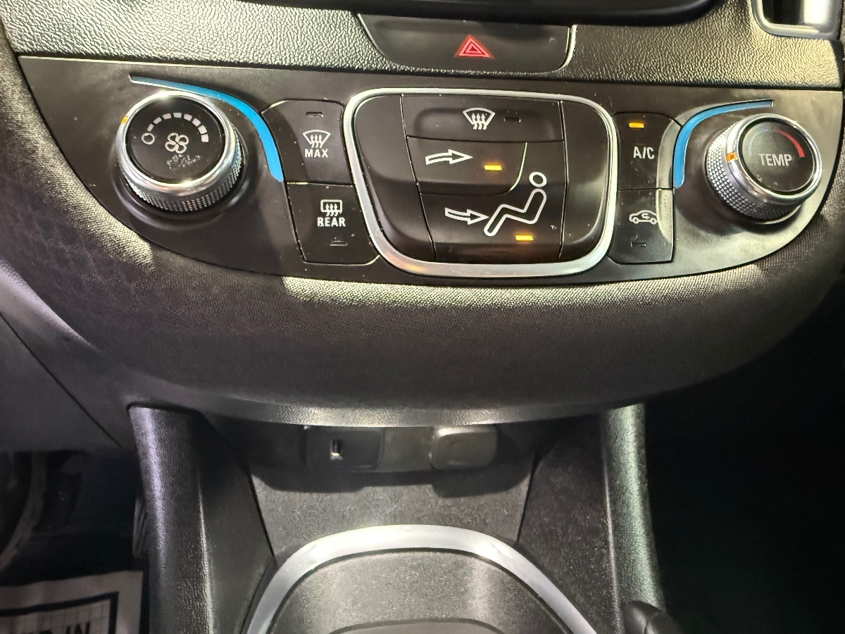 2018 Chevrolet Malibu 1LT photo 15