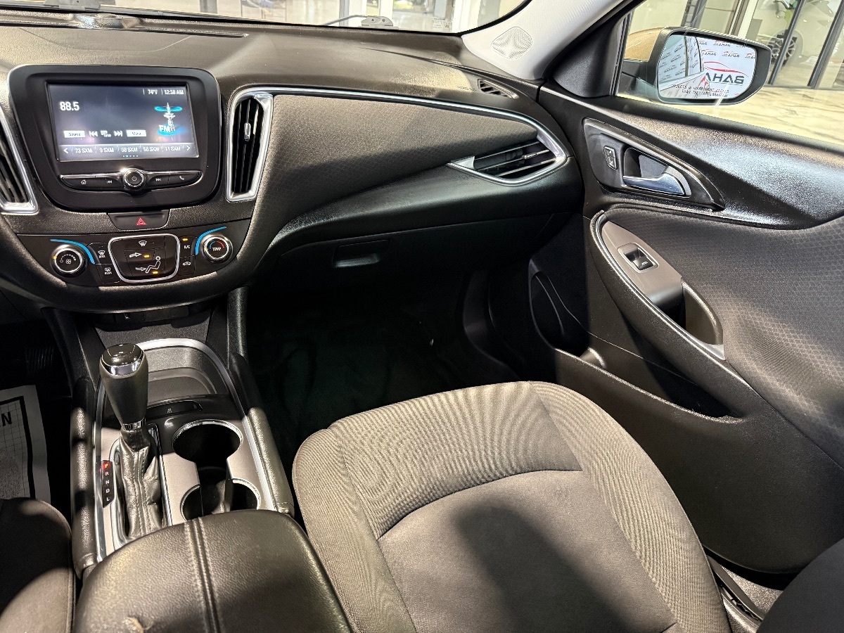 2018 Chevrolet Malibu 1LT photo 19