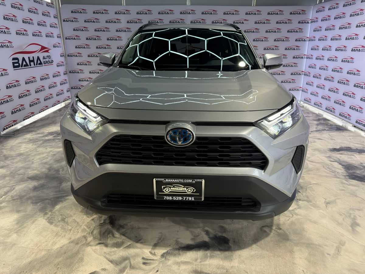 2024 Toyota RAV4 XLE photo 2