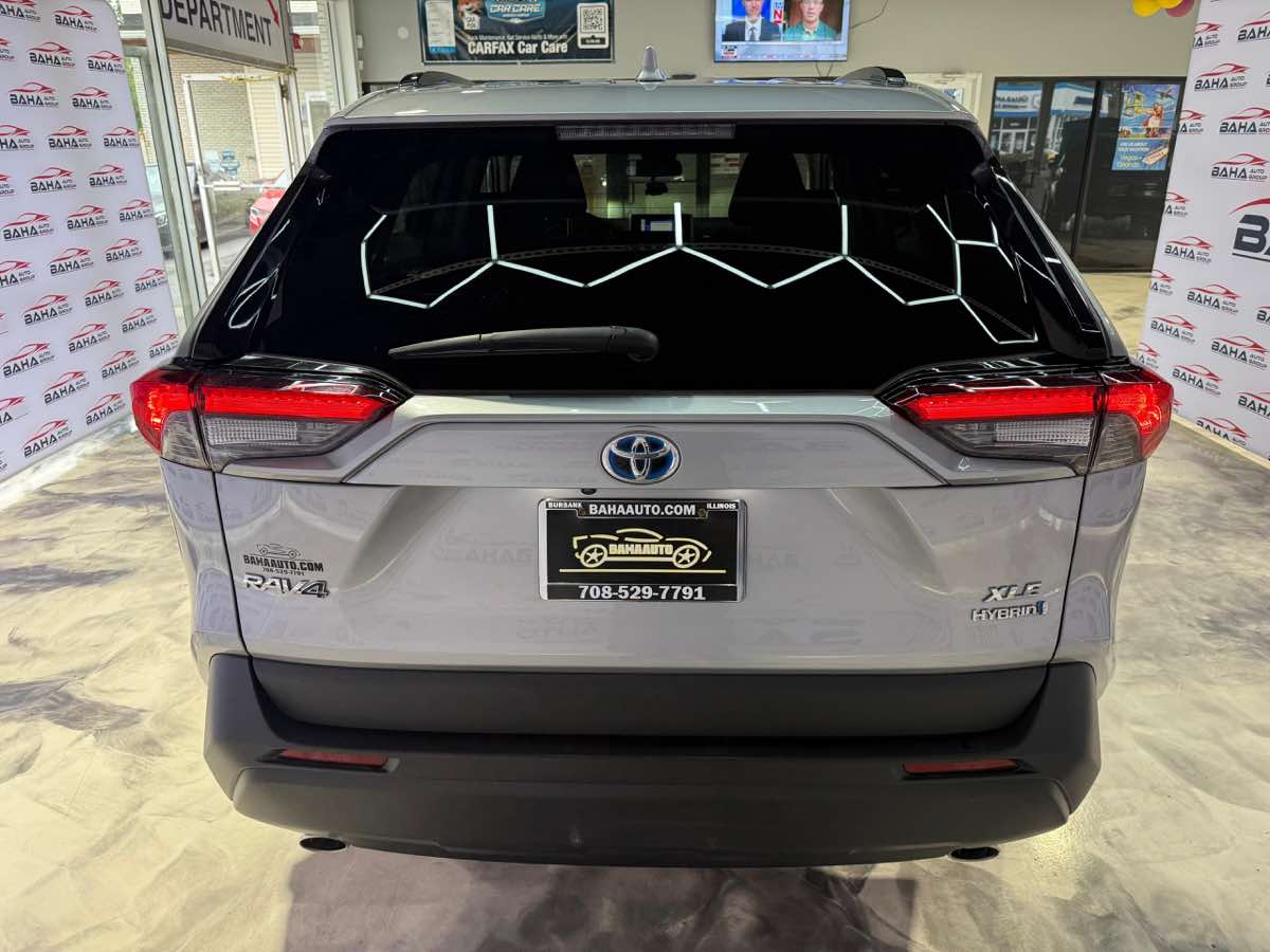 2024 Toyota RAV4 XLE photo 9