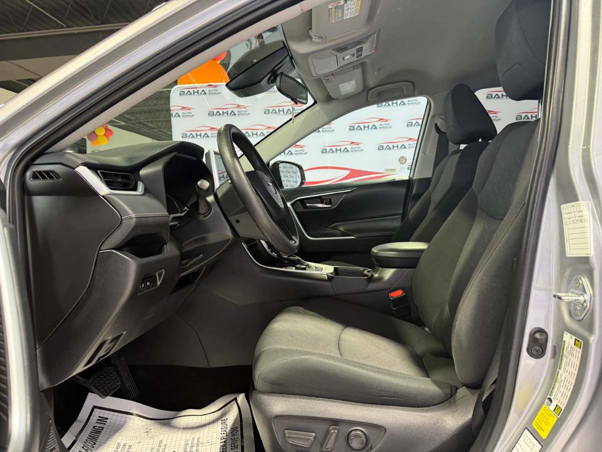 2024 Toyota RAV4 XLE photo 15