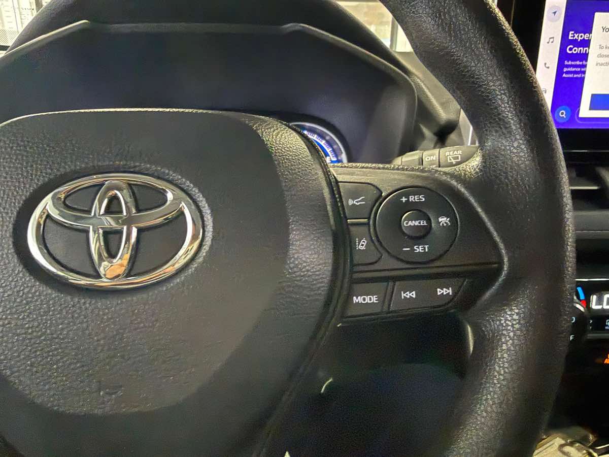 2024 Toyota RAV4 XLE photo 20