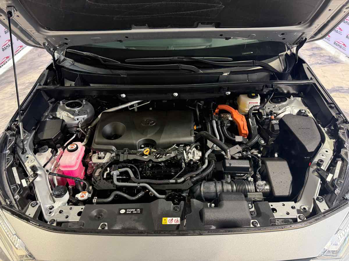 2024 Toyota RAV4 XLE photo 38