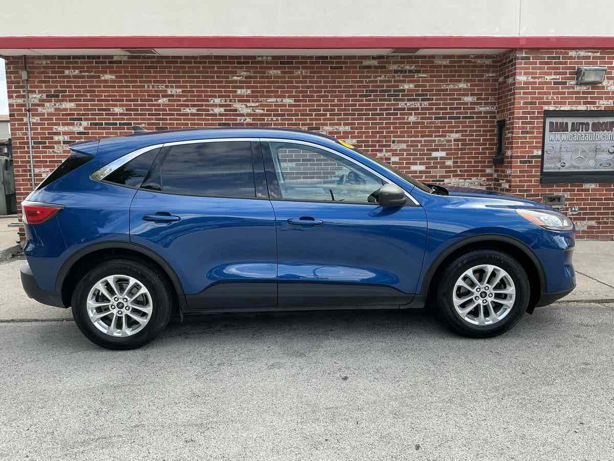 2022 Ford Escape SE photo 4