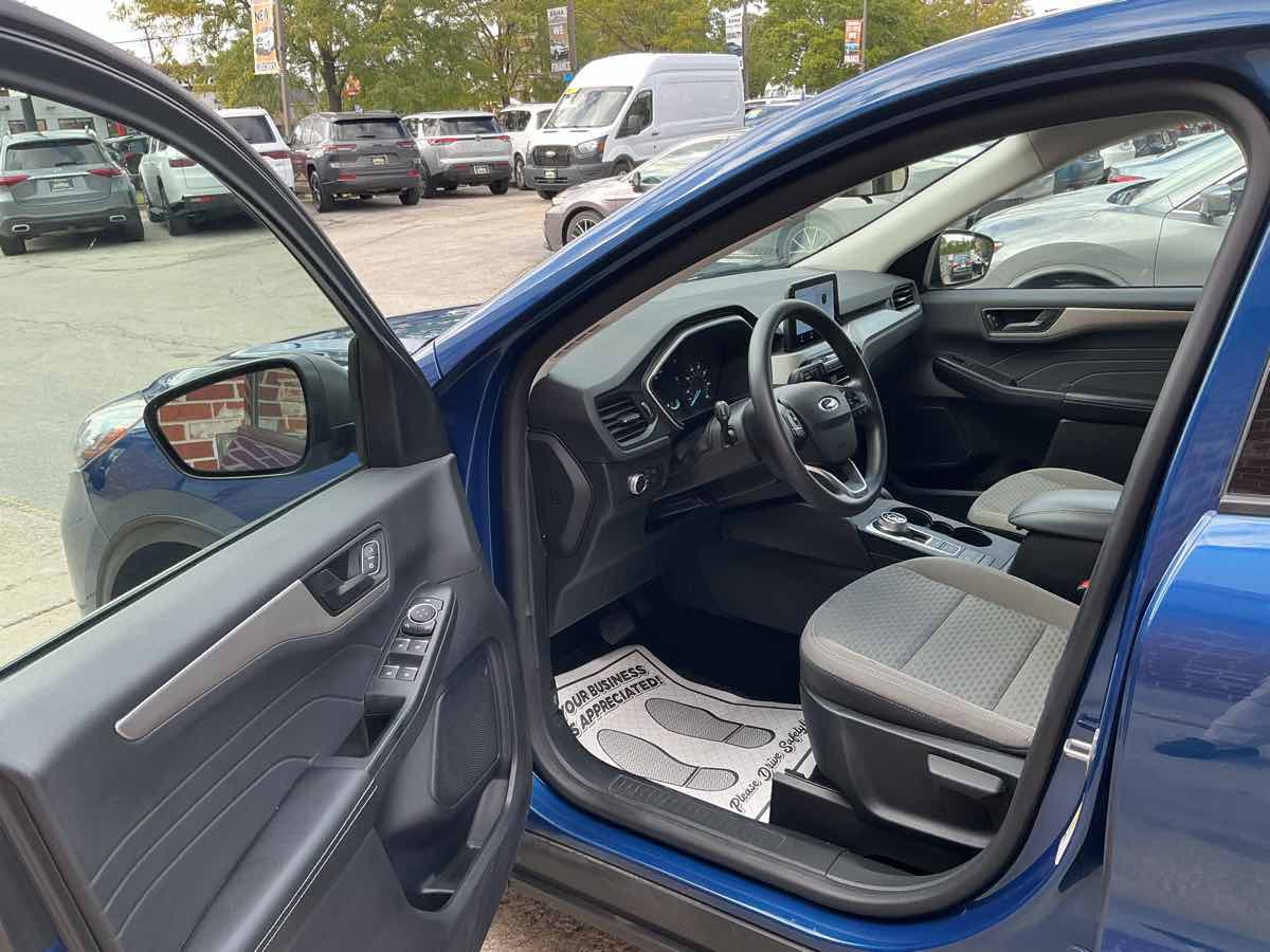 2022 Ford Escape SE photo 8