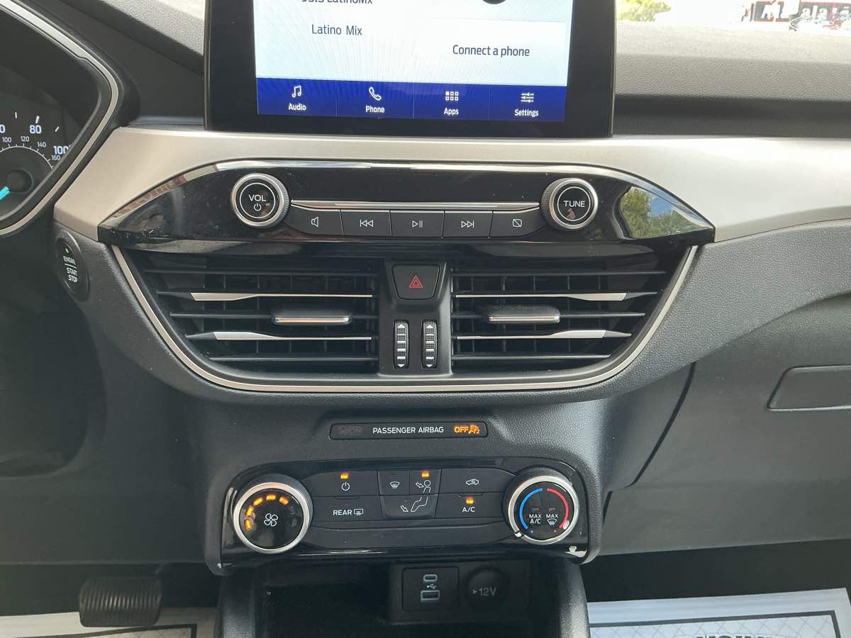 2022 Ford Escape SE photo 17