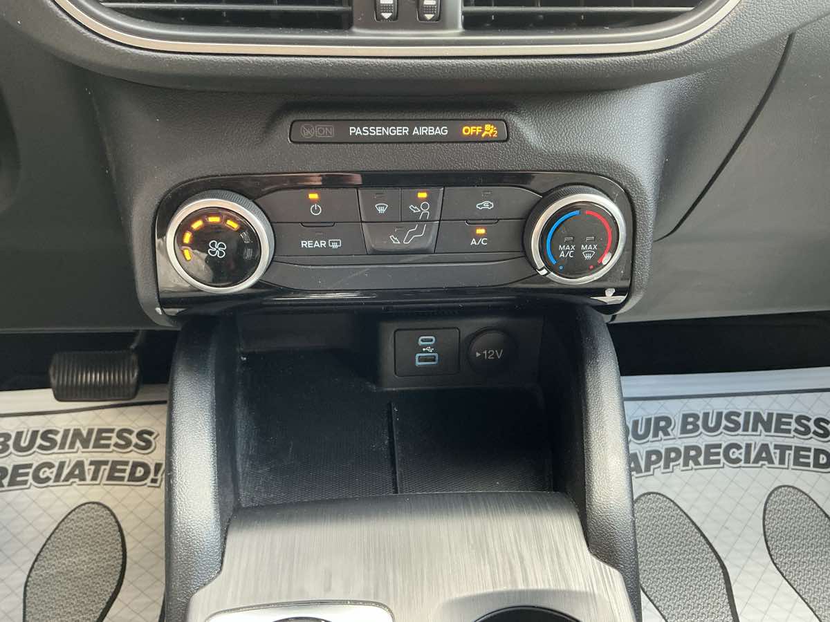 2022 Ford Escape SE photo 18