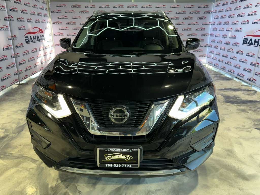 2018 Nissan Rogue SV photo 3