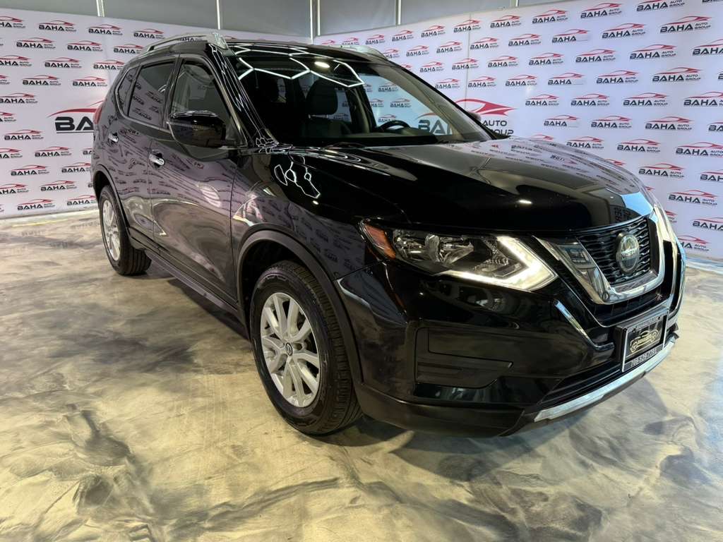 2018 Nissan Rogue SV photo 4