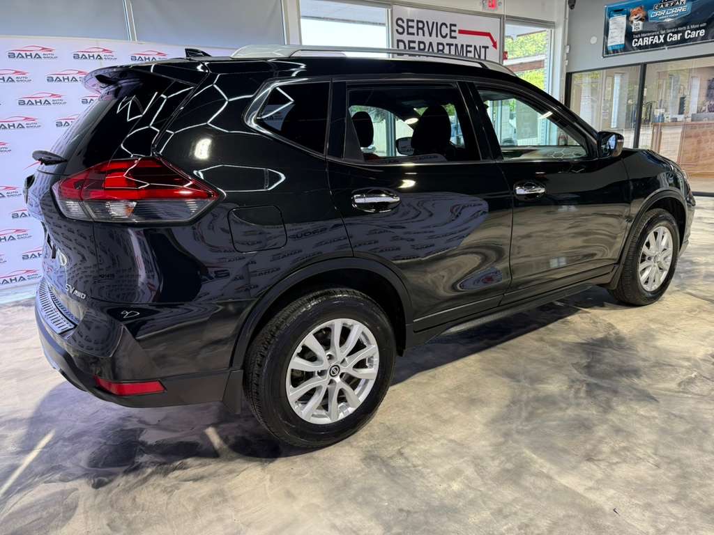 2018 Nissan Rogue SV photo 6