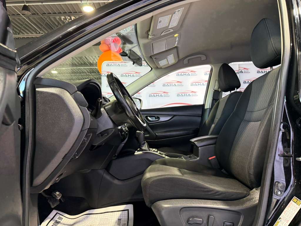 2018 Nissan Rogue SV photo 14