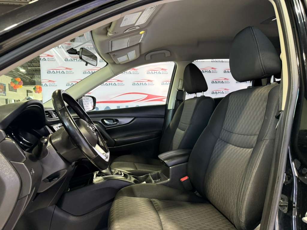 2018 Nissan Rogue SV photo 15