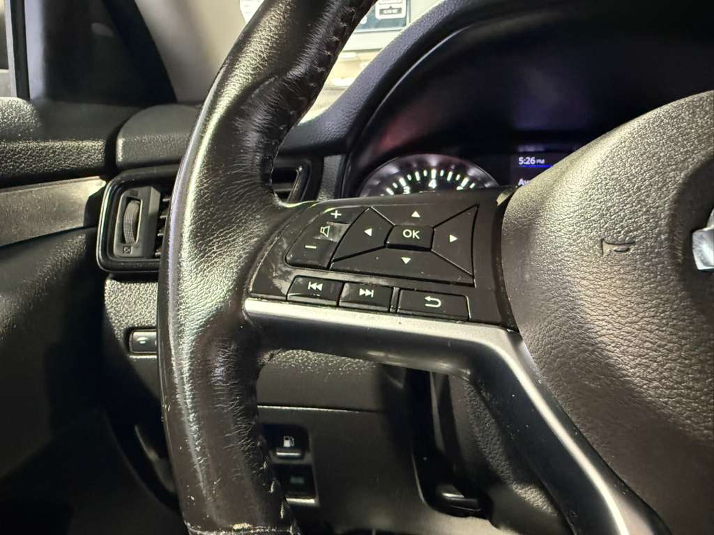 2018 Nissan Rogue SV photo 19