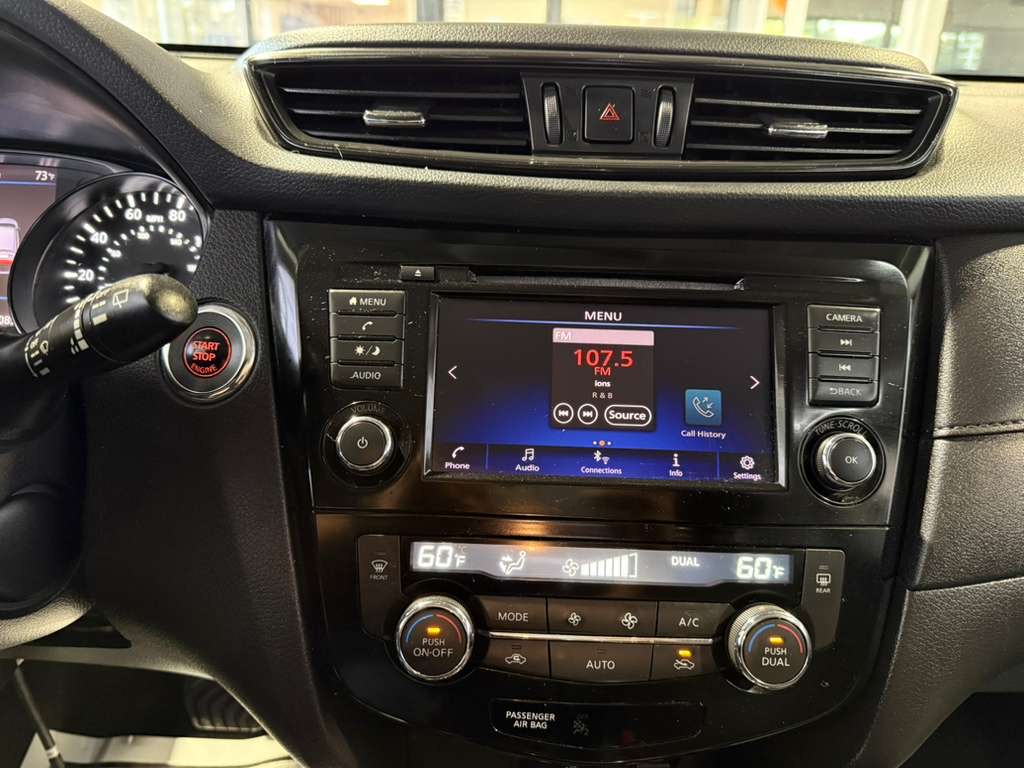 2018 Nissan Rogue SV photo 24