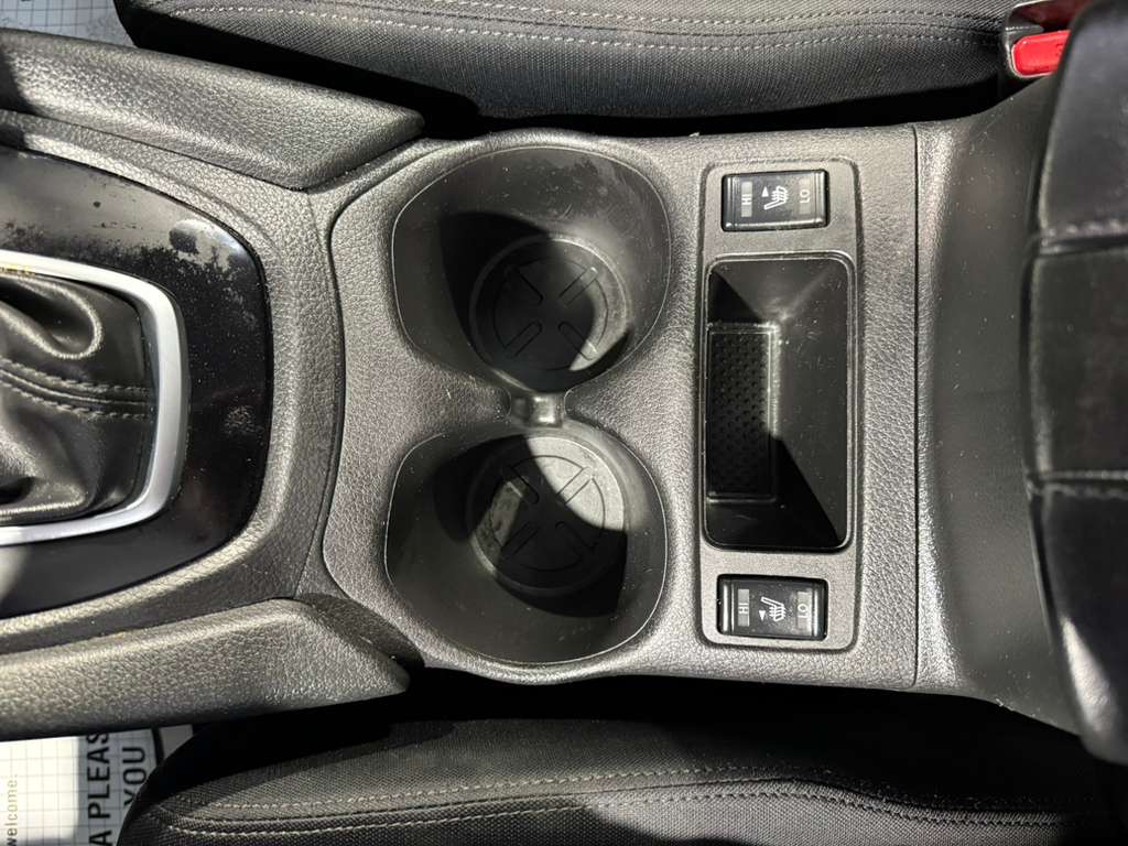 2018 Nissan Rogue SV photo 26
