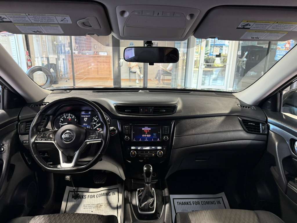 2018 Nissan Rogue SV photo 27