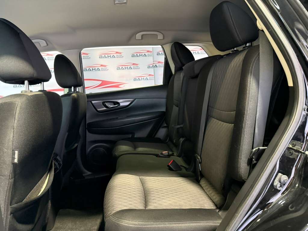 2018 Nissan Rogue SV photo 35