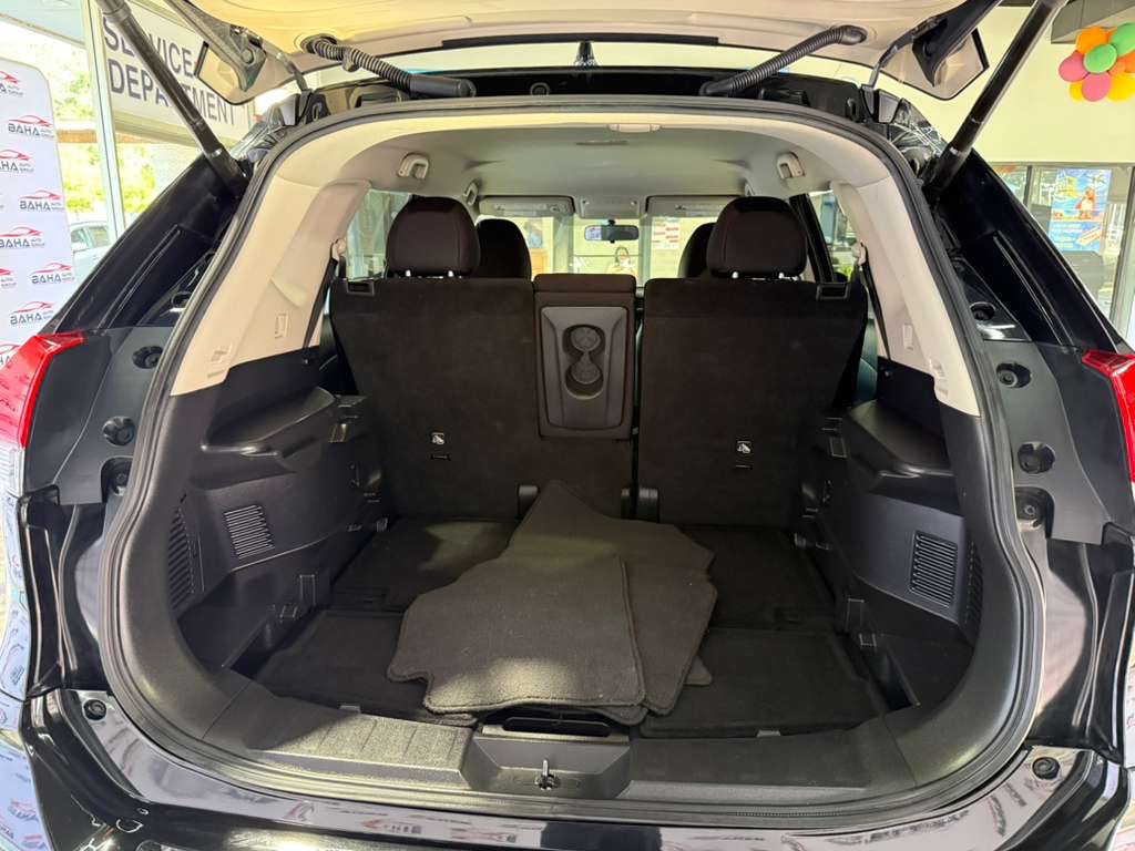 2018 Nissan Rogue SV photo 36