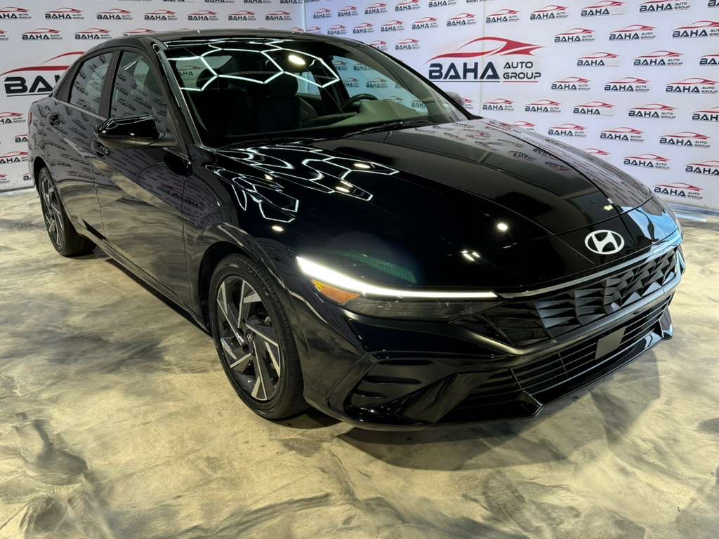 2025 Hyundai Elantra SEL Convenience photo 3