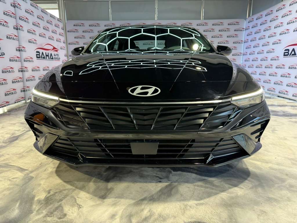 2025 Hyundai Elantra SEL Convenience photo 4
