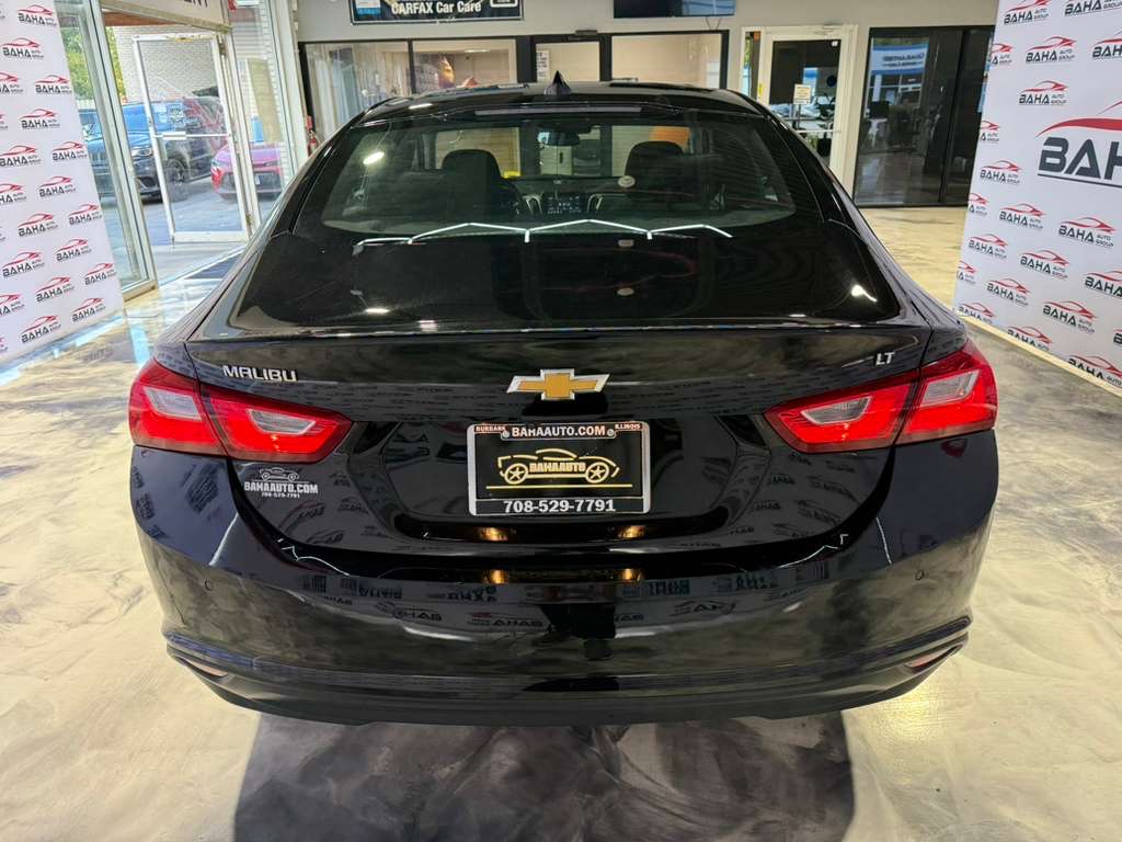 2024 Chevrolet Malibu 1LT photo 2