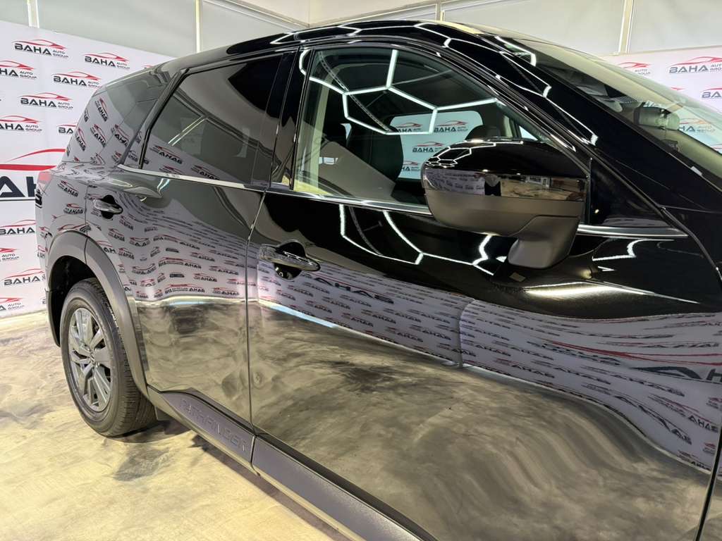 2024 Nissan Pathfinder S photo 2