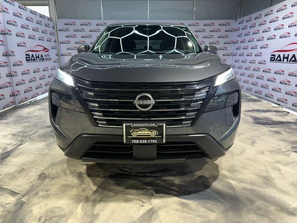 2024 Nissan Rogue SV photo 2