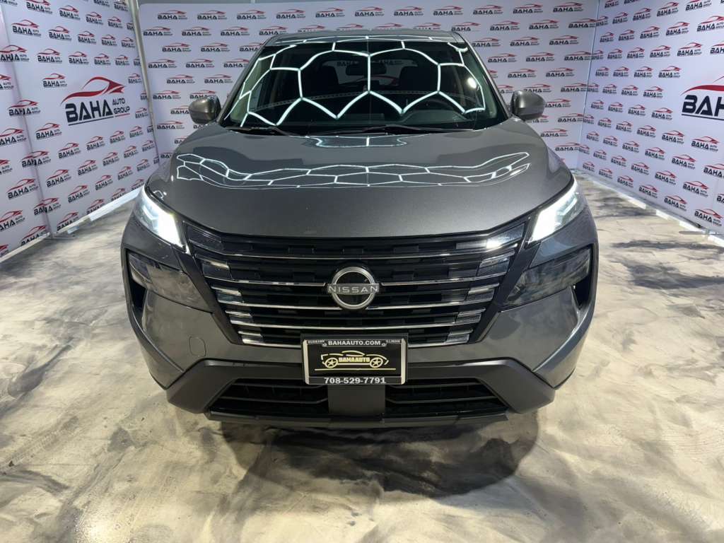 2024 Nissan Rogue SV photo 3