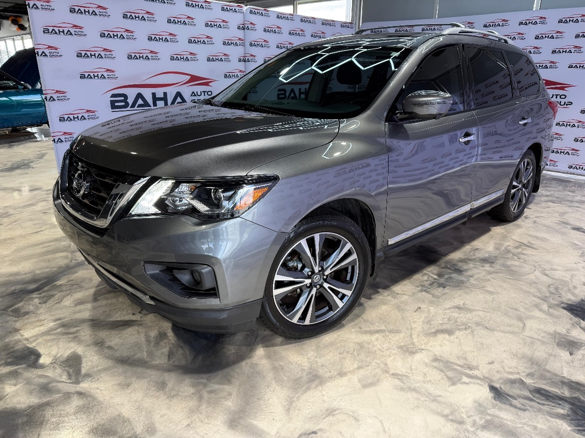 2020 Nissan Pathfinder Platinum photo 2