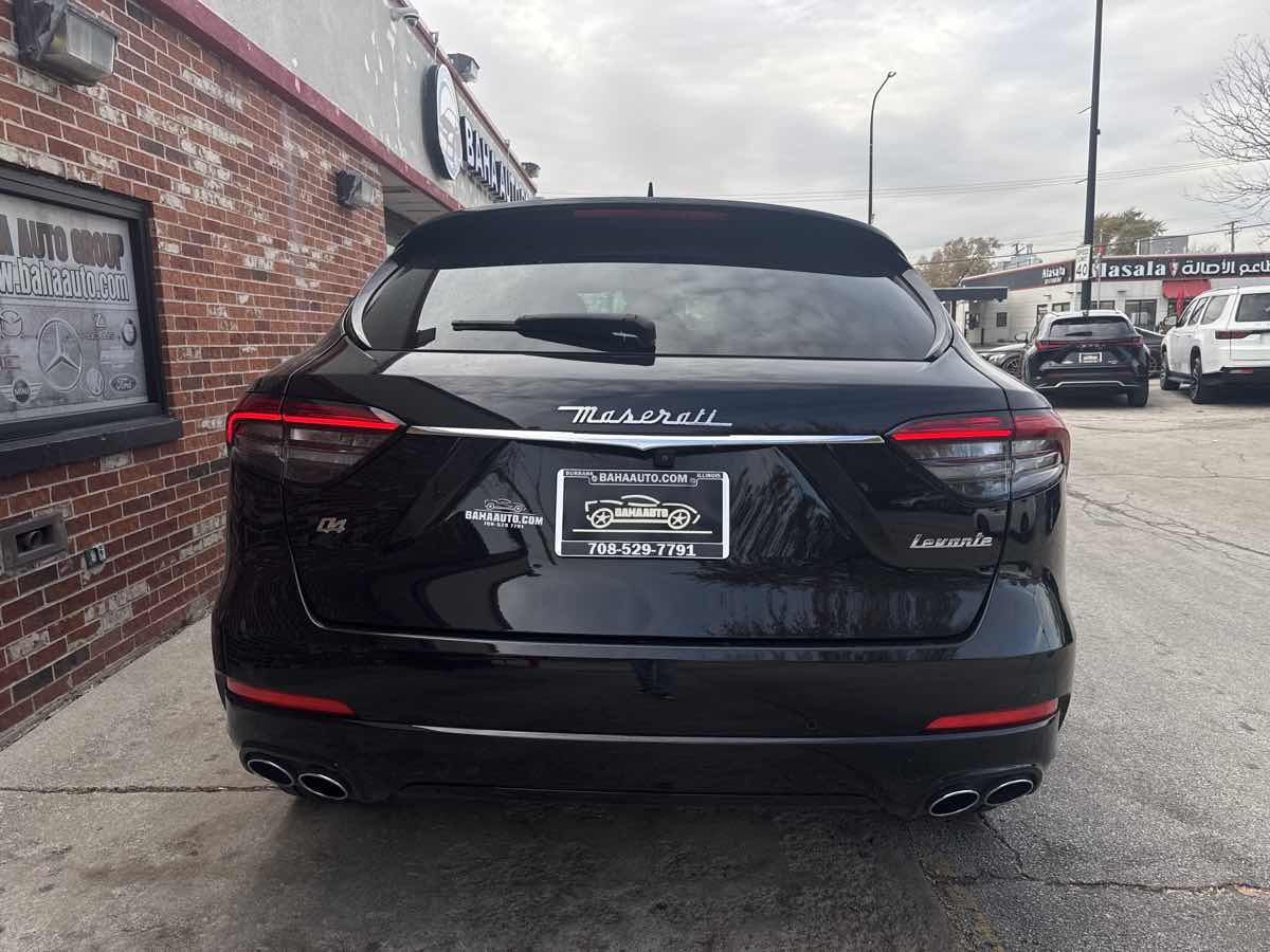 2021 Maserati Levante photo 4