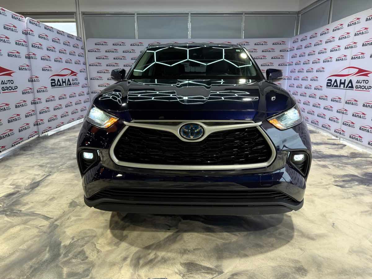 2023 Toyota Highlander Hybrid LE photo 4