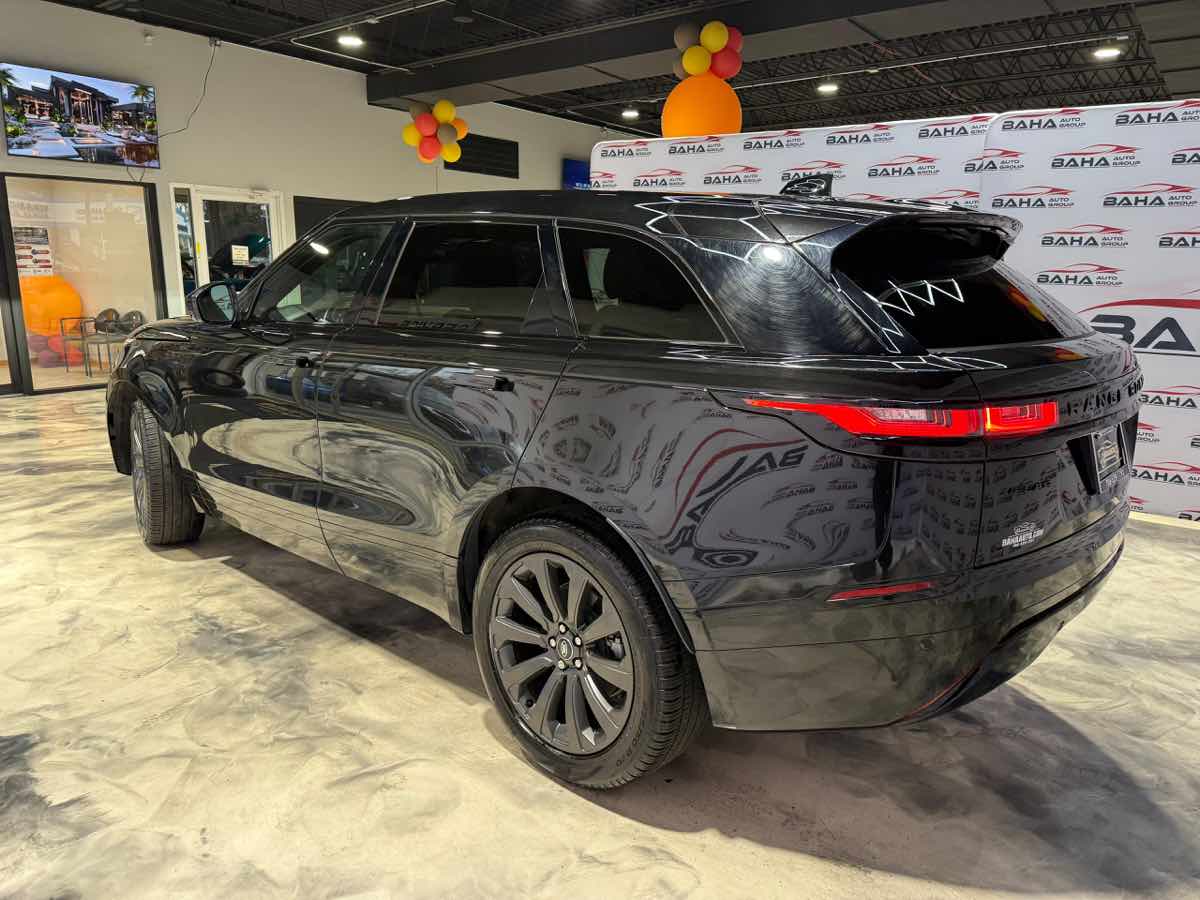 2022 Land Rover Range Rover Velar R-Dynamic S photo 2