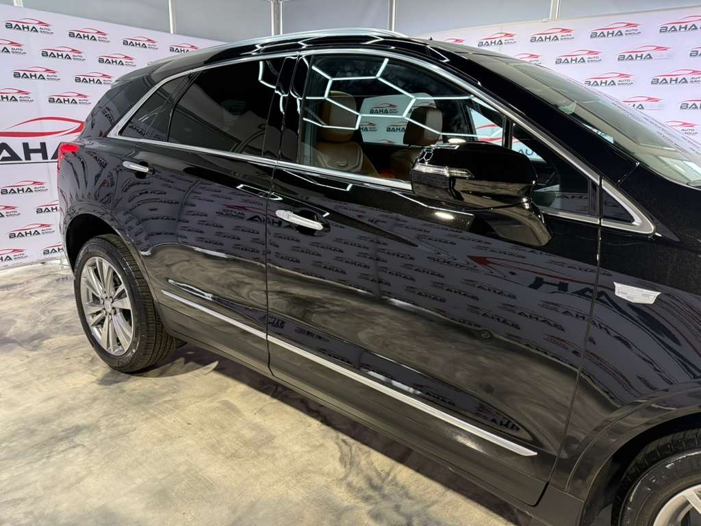 2022 Cadillac XT5 Premium Luxury photo 3