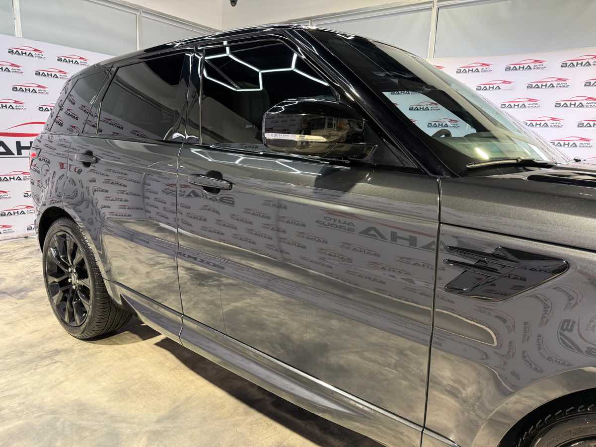 2022 Land Rover Range Rover Sport HST photo 4