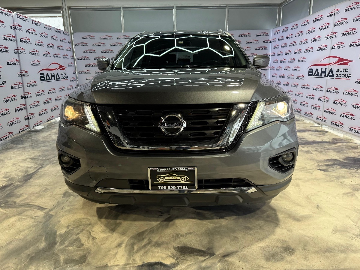 2019 Nissan Pathfinder SV photo 2
