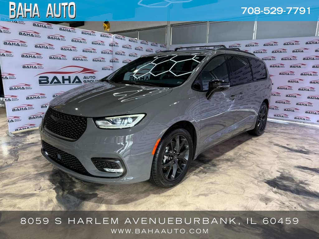 2025 Chrysler Pacifica Limited's photo