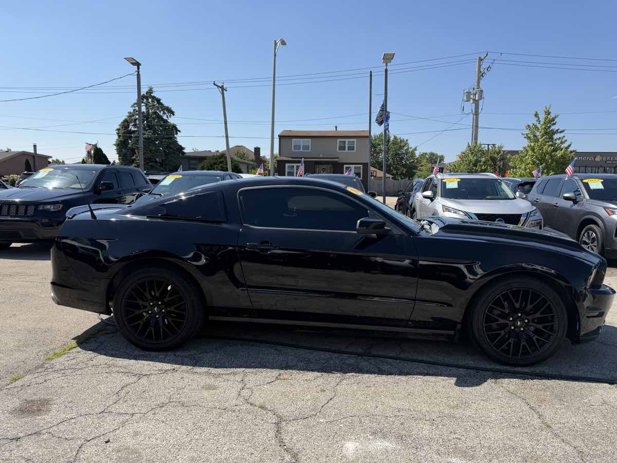 View vehicle photo 4