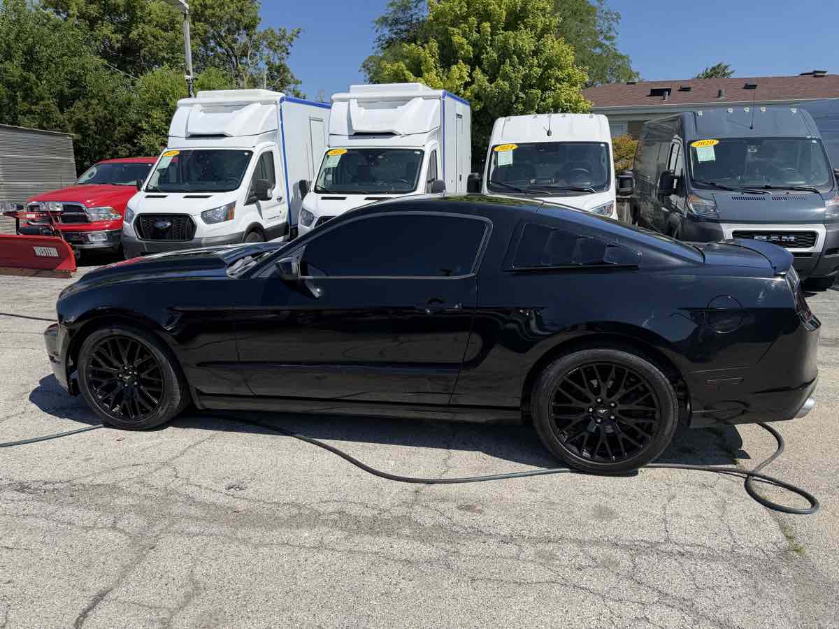 View vehicle photo 5