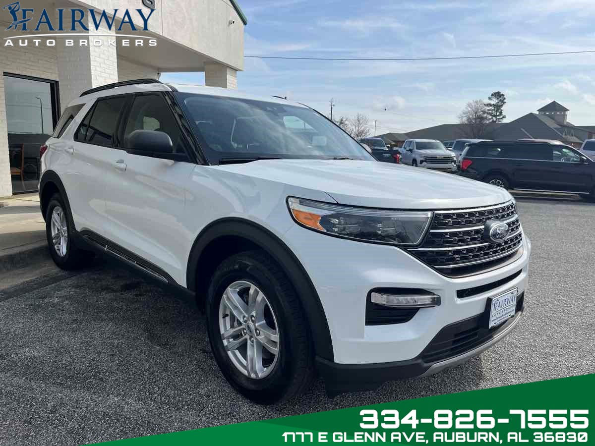 2023 Ford Explorer XLT photo 3