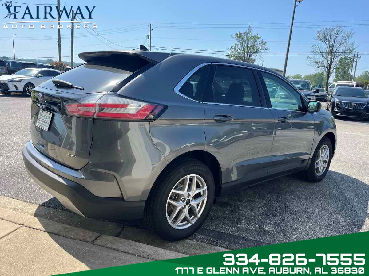 2023 Ford Edge SEL photo 5