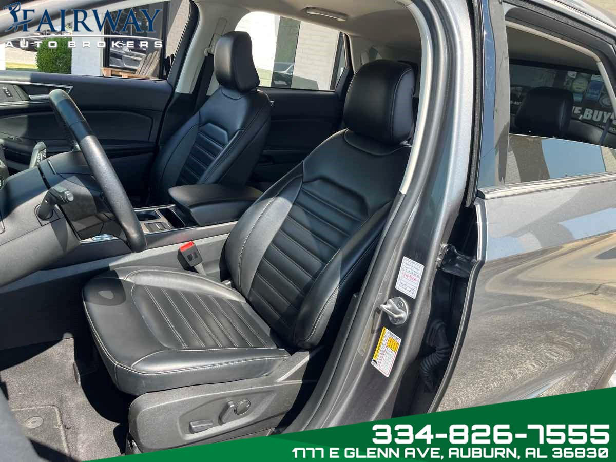 2023 Ford Edge SEL photo 9