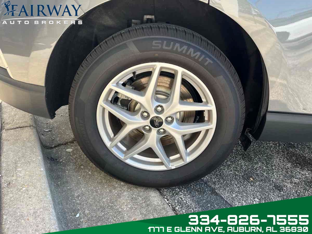 2023 Ford Edge SEL photo 25